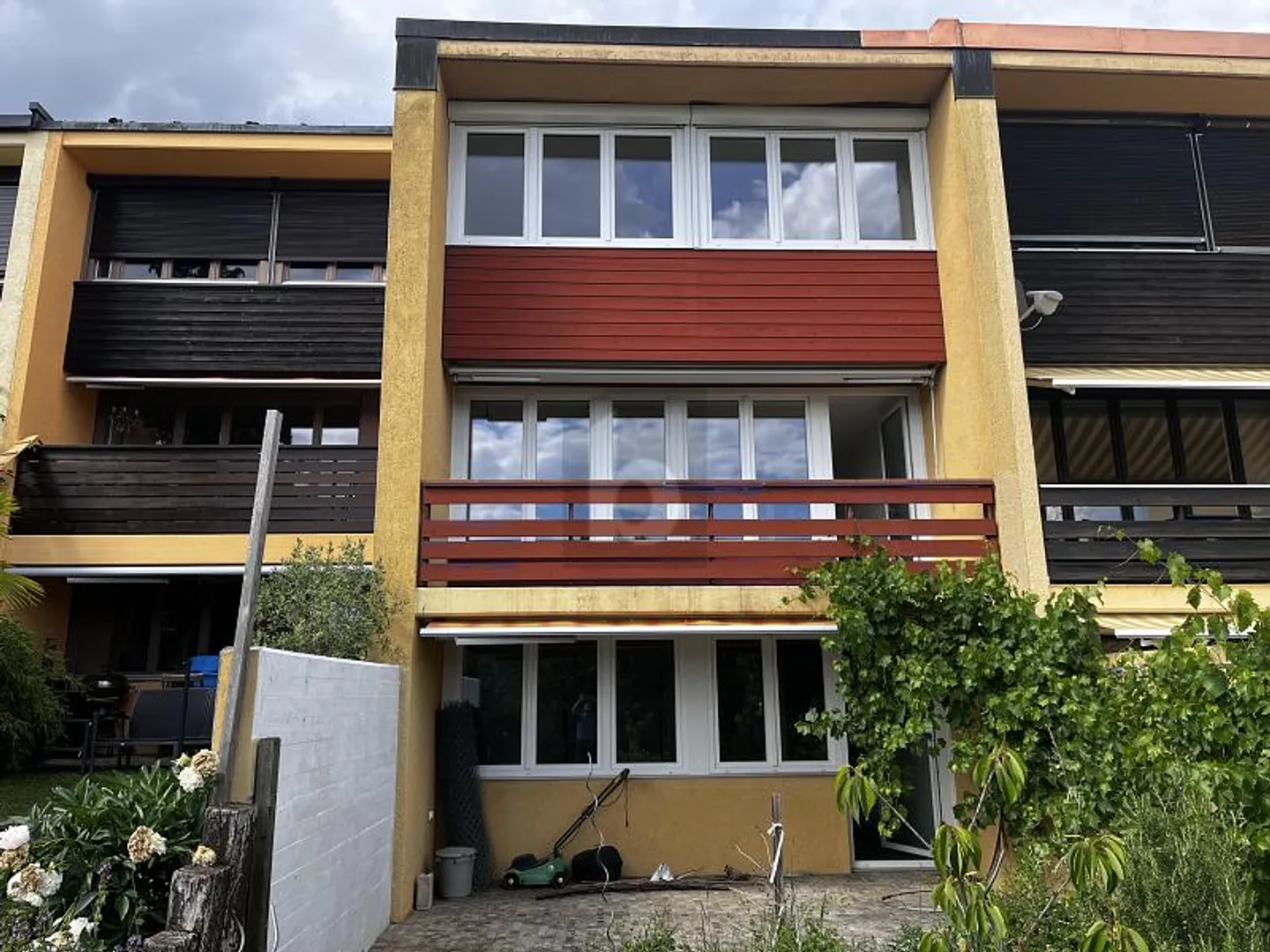 Maison contiguë 5.5 pièces - Photo 3 sur 6
