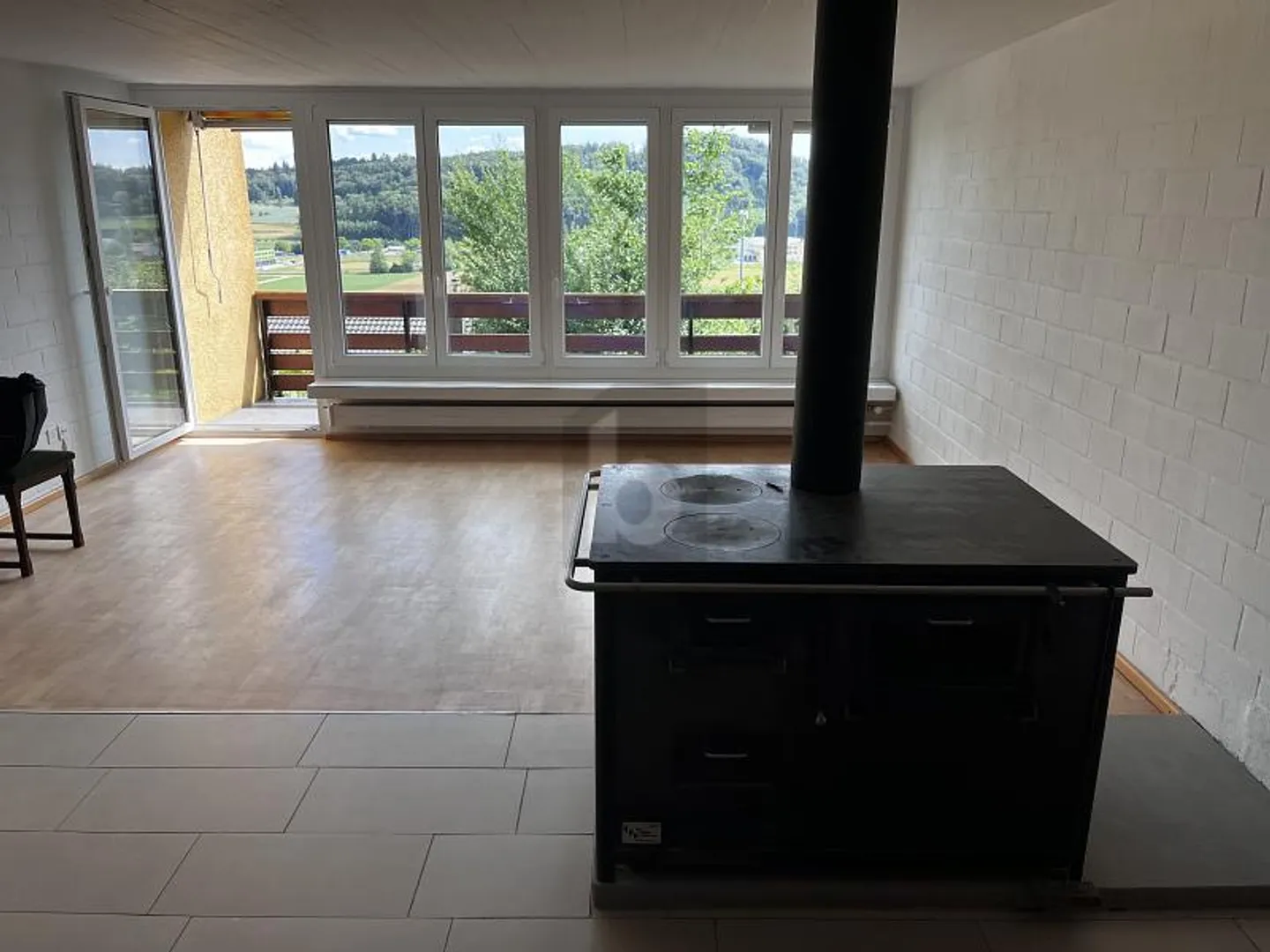 Maison contiguë 5.5 pièces - Photo 5 sur 6