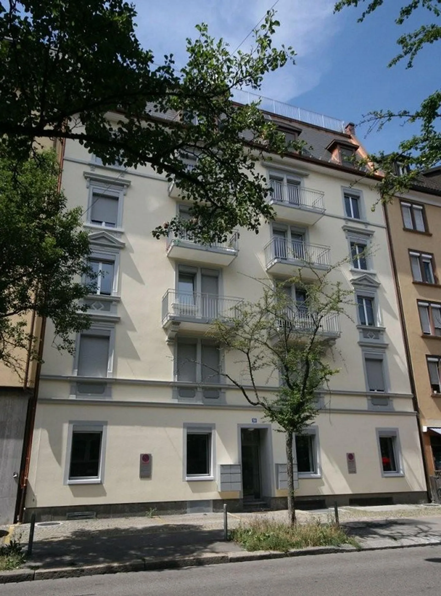 Appartement rénové dans un quartier urbain - Photo 1 sur 7