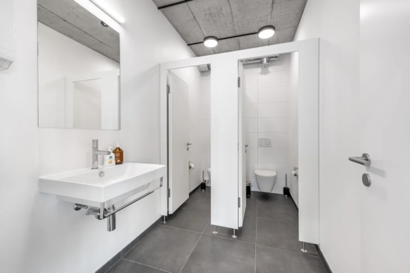 Commercial for rent, Wiesenstrasse 19 (Schlieren, Switzerland) - Photo 5 of 13