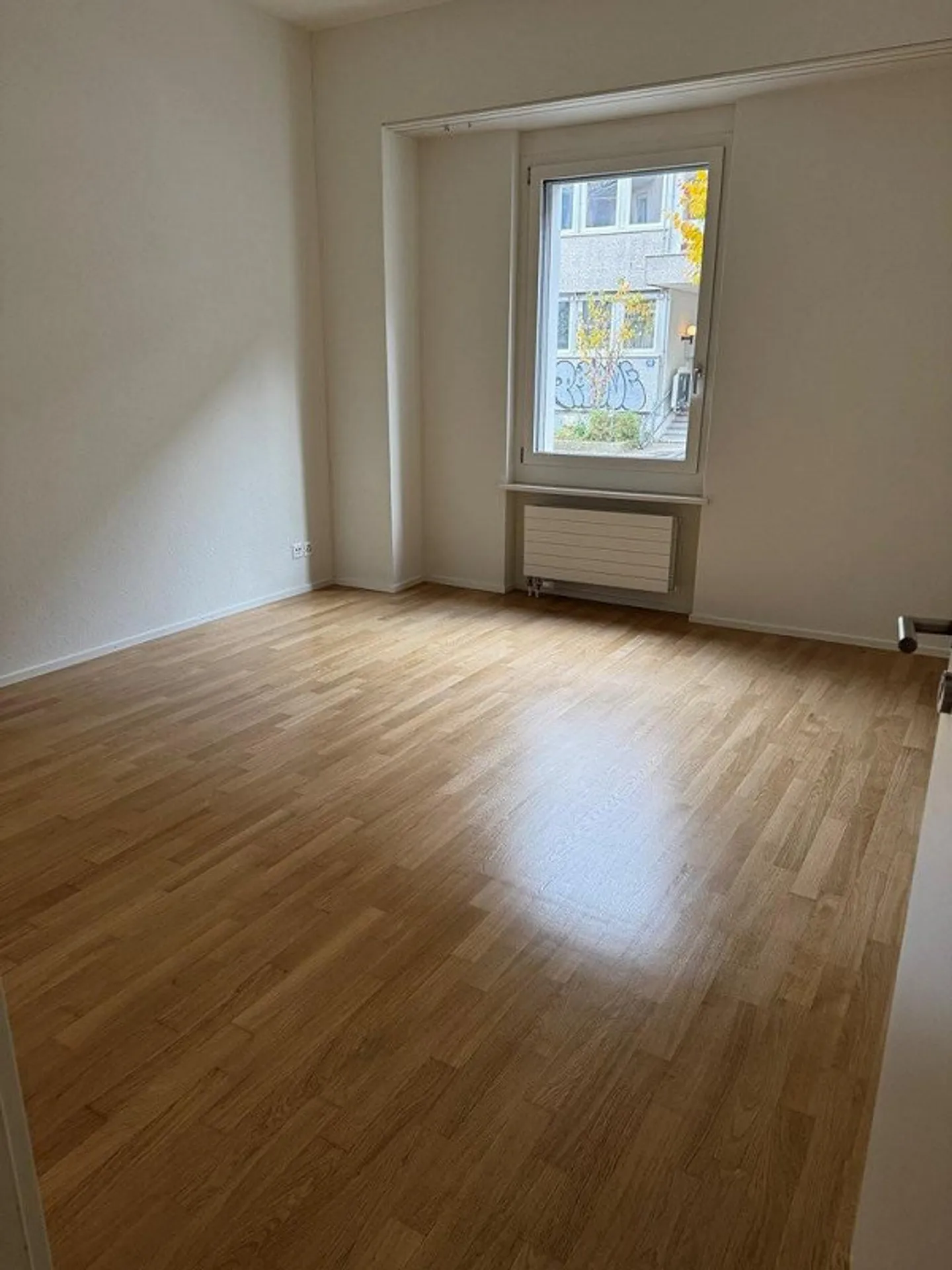 Appartement rénové dans un quartier urbain - Photo 6 sur 7