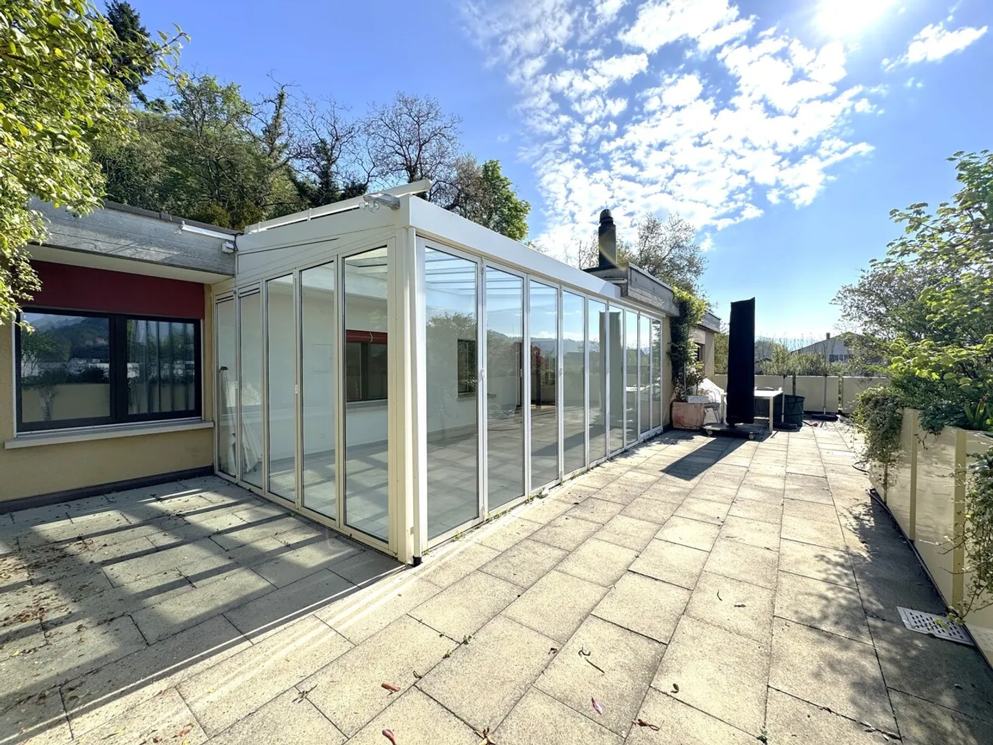 Sonnige Terrassenwohnung mit Aussicht - Foto 2 von 15