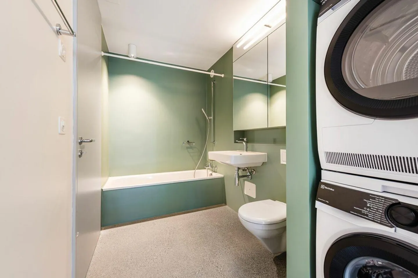 Wolfacker - Living and Feeling Good - Photo 7 of 10