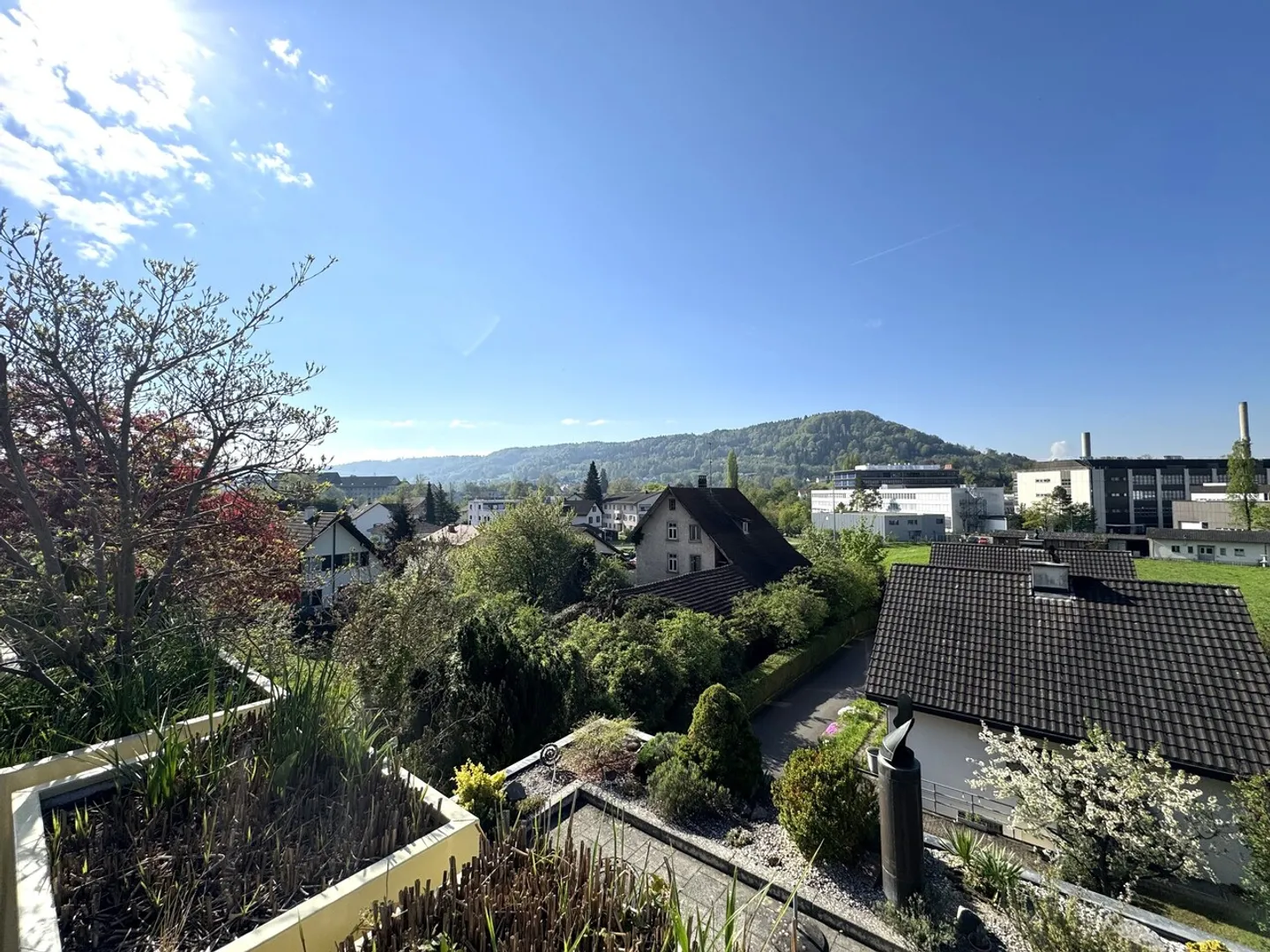 Sonnige Terrassenwohnung mit Aussicht - Foto 3 von 15