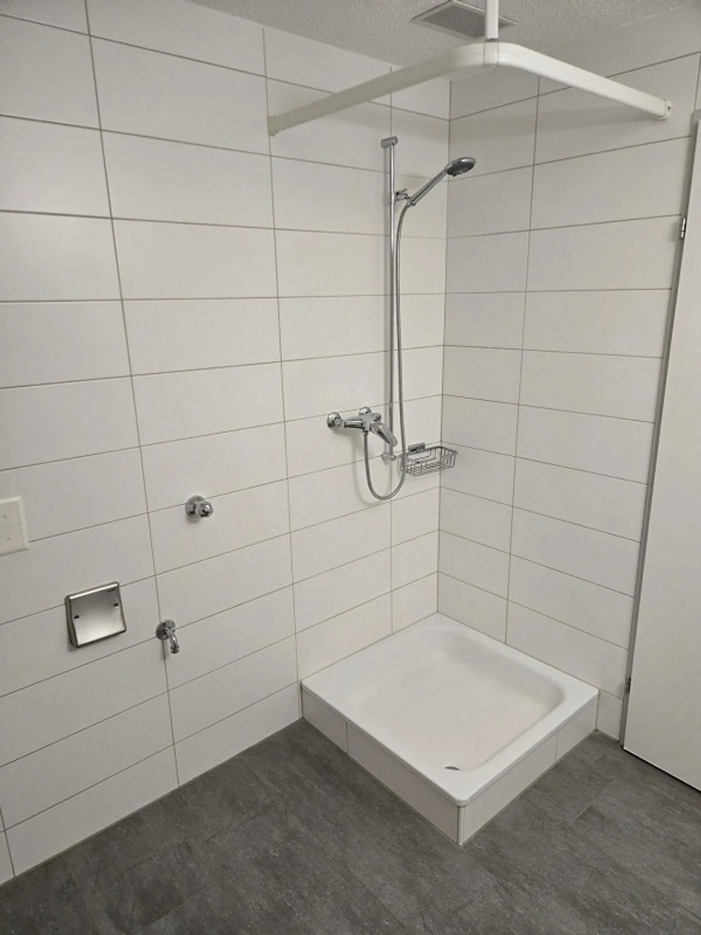 Modernes Mehrfamilienhaus - Foto 6 von 9