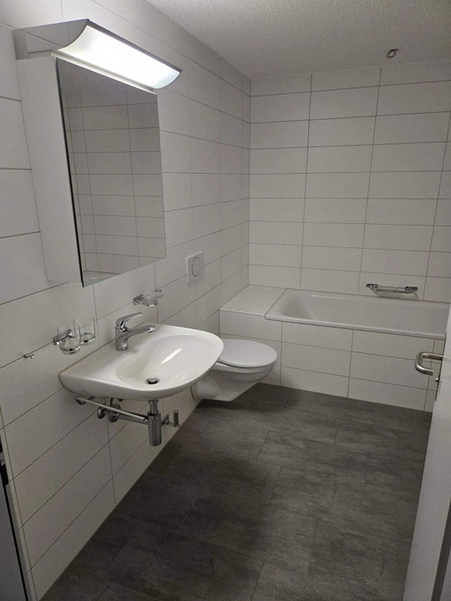 Modernes Mehrfamilienhaus - Foto 7 von 9
