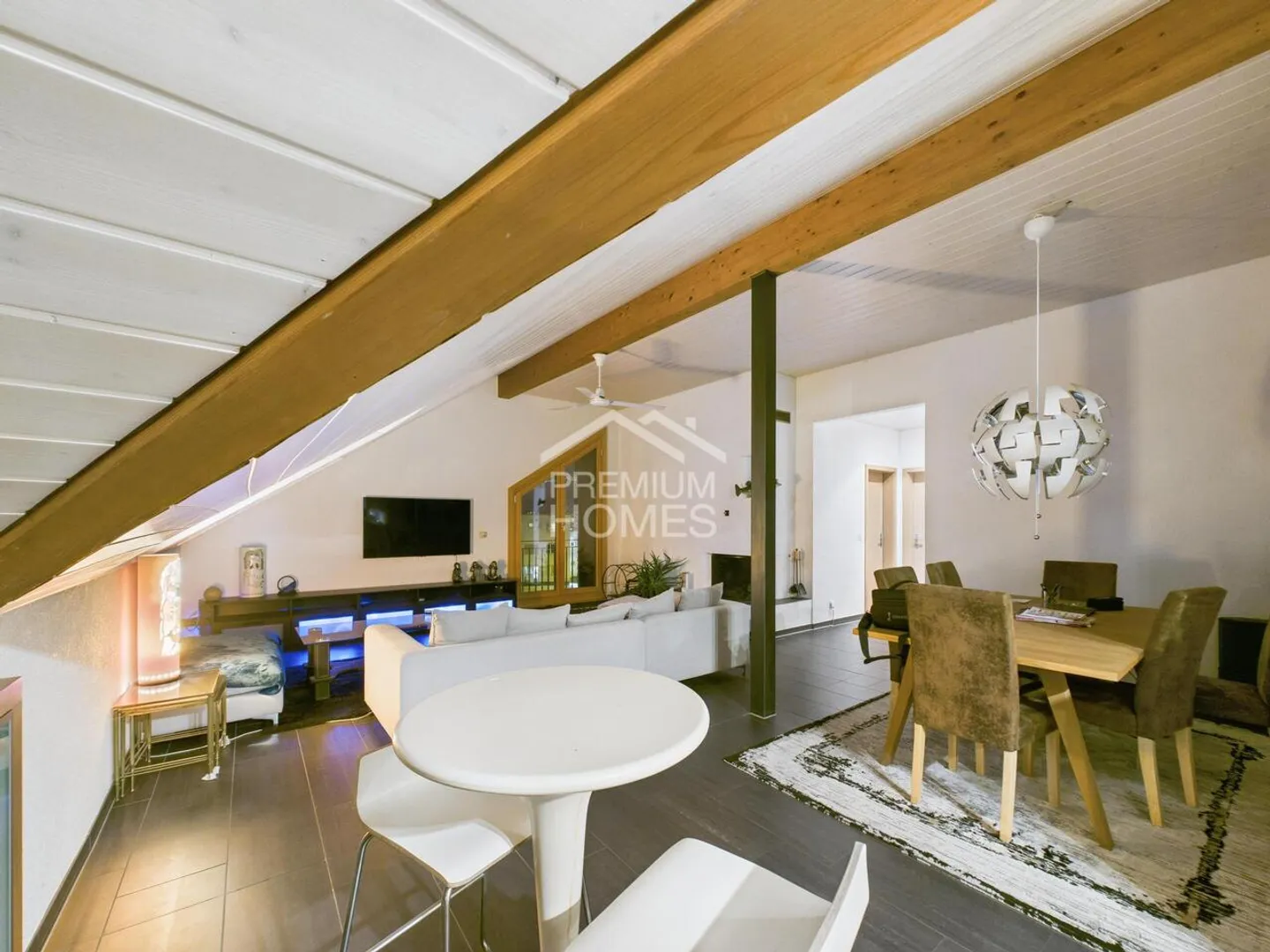 Penthouse for sale - Photo 2 of 9