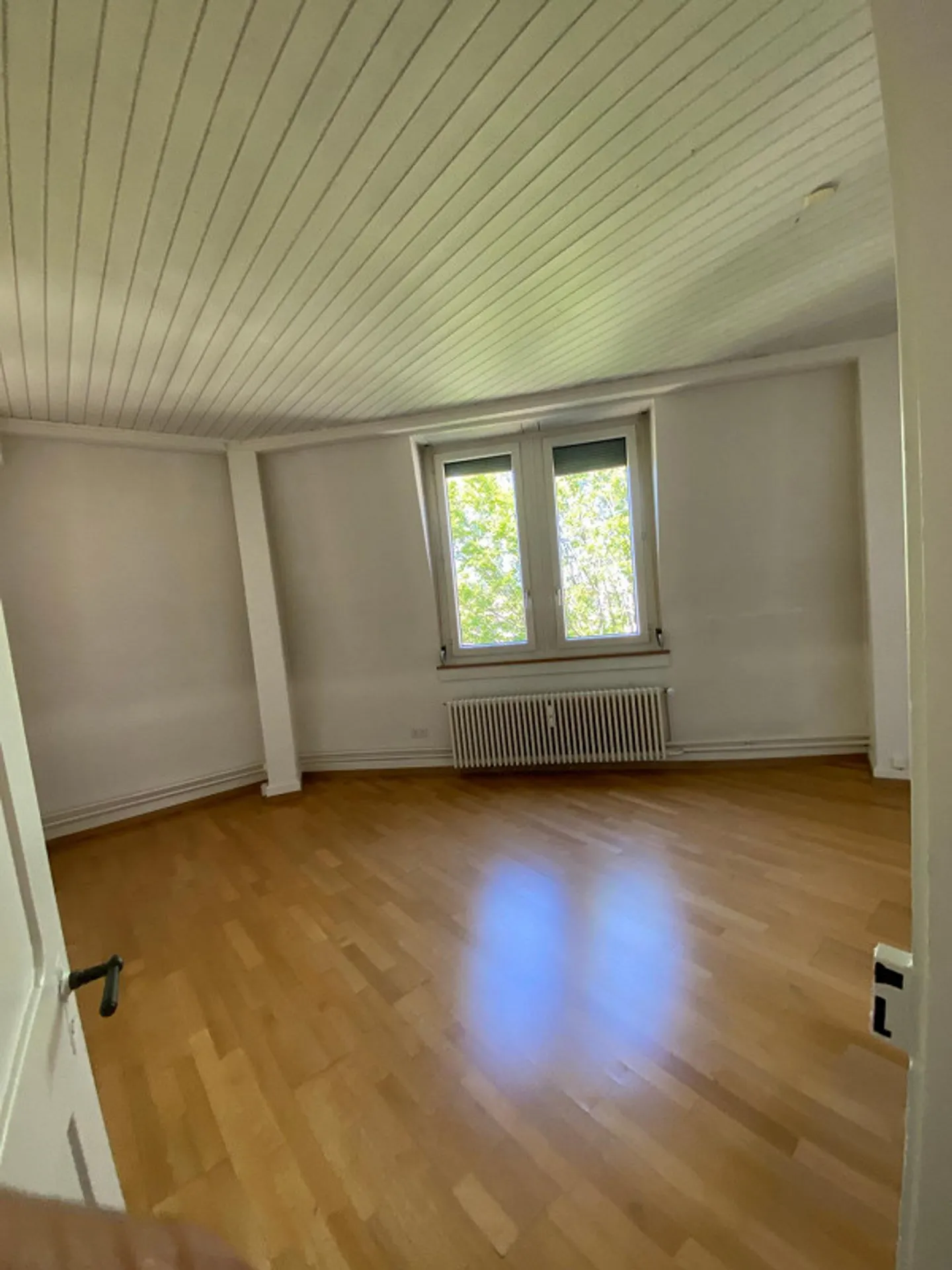 Teilweise renovierte Wohnung in Zürich - Foto 2 von 6