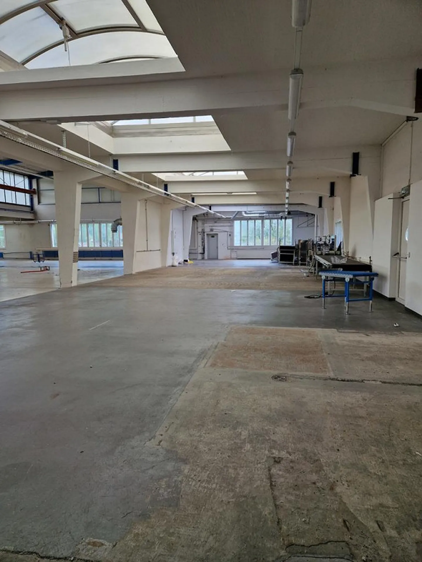 Spazio commerciale flessibile con galleria nell'area industriale di Olten - Foto 5 di 7