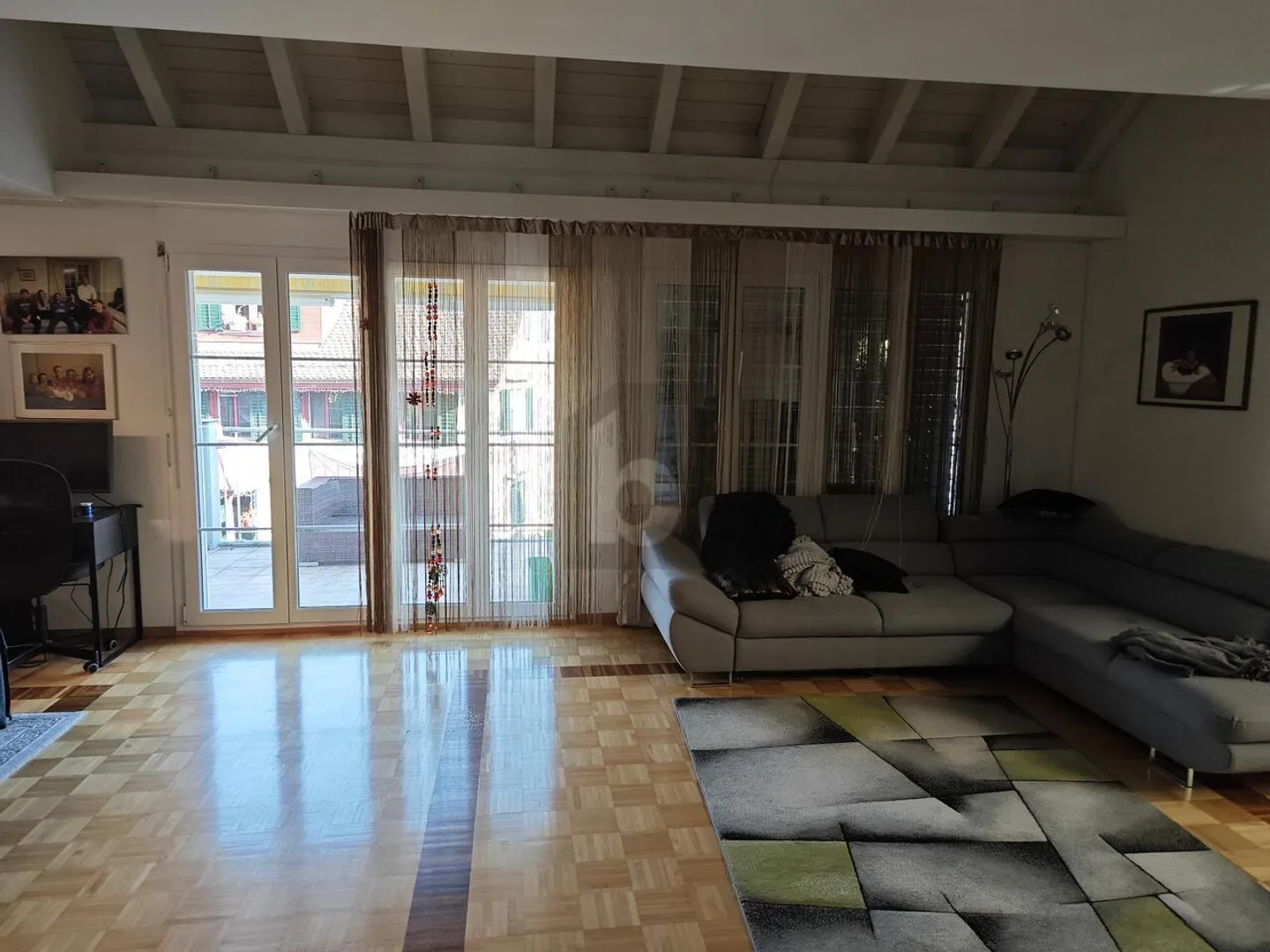 DETACHED, SPACIOUS WITH GARDEN - Photo 5 of 6