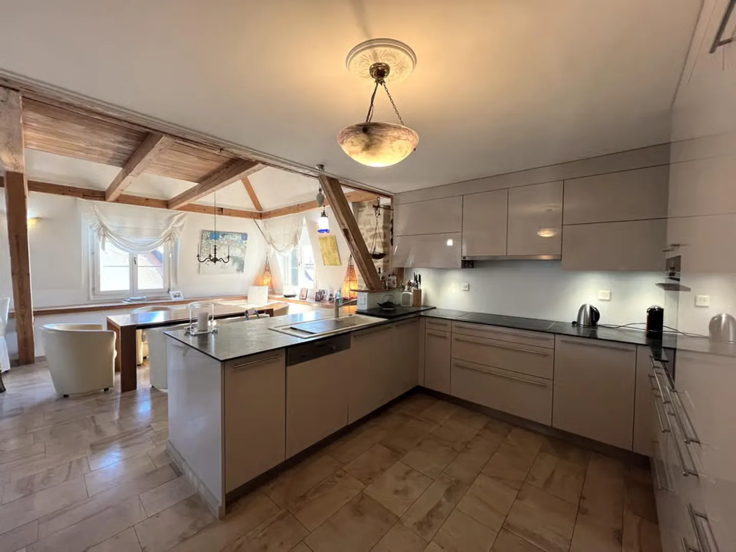 Wunderschöne Duplex-Dachwohnung - Foto 4 von 10