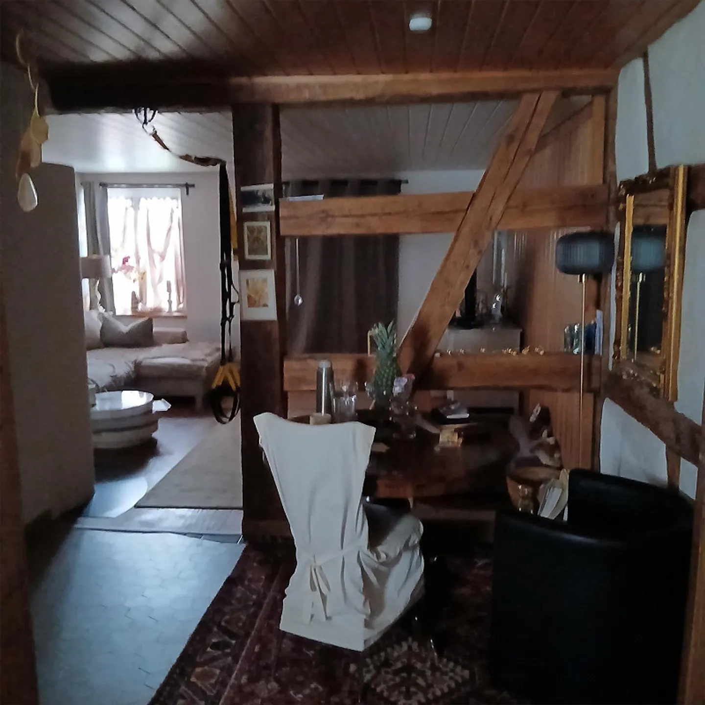 2 1/2 room apartment with separate entrance. Pets allowed - Photo 4 of 4
