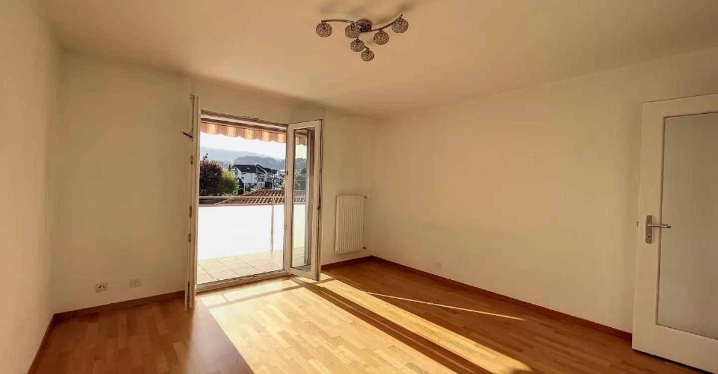 Schöne 4-Zimmer-Wohnung zu vermieten! - Foto 3 von 11