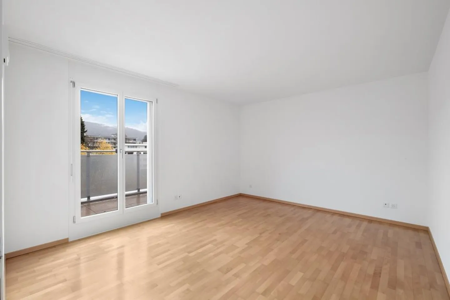 Moderne Attikawohnung mit Top-Anbindung und Komfort! - Foto 3 von 9