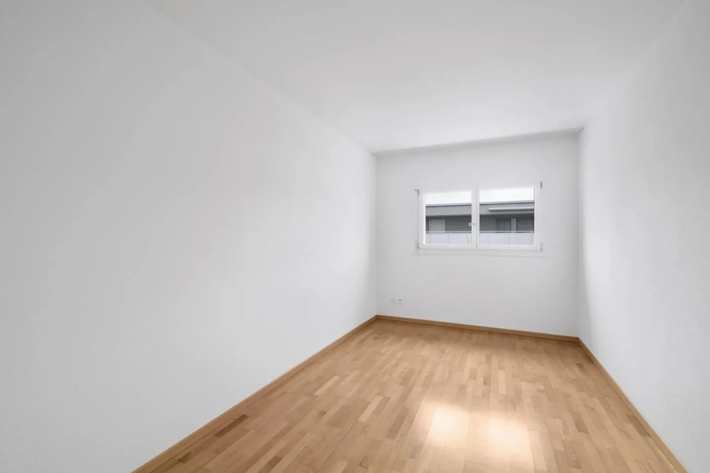 Moderne Attikawohnung mit Top-Anbindung und Komfort! - Foto 4 von 9