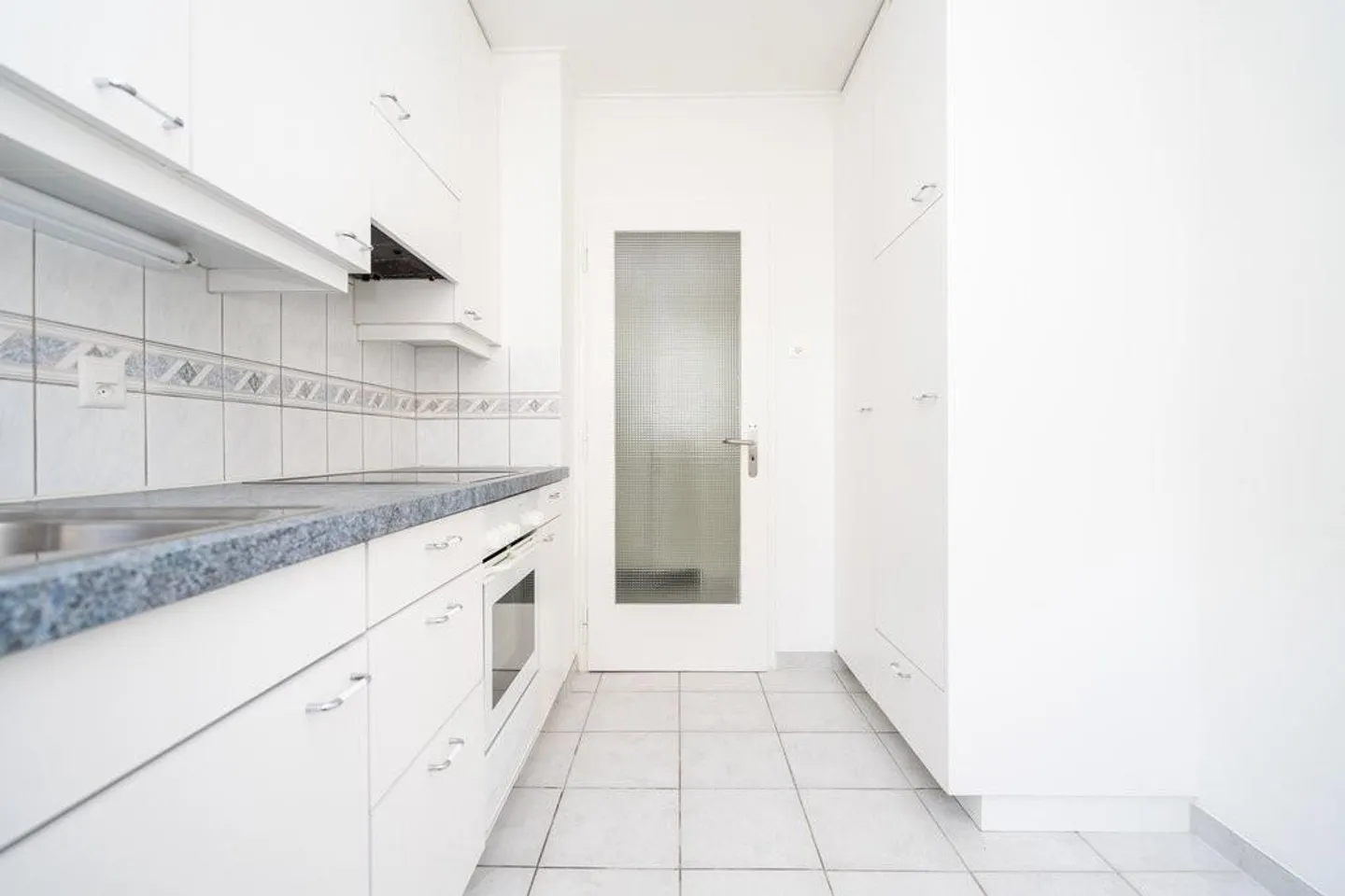 Beautiful 3-room apartment with direct garden access - Photo 3 of 9