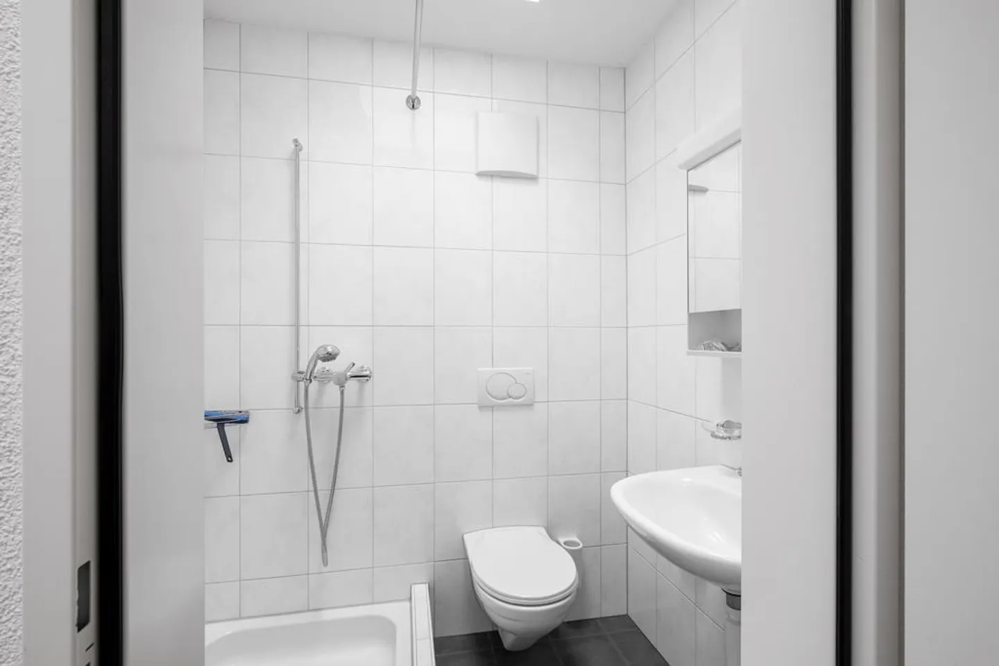 Moderne Attikawohnung mit Top-Anbindung und Komfort! - Foto 7 von 9