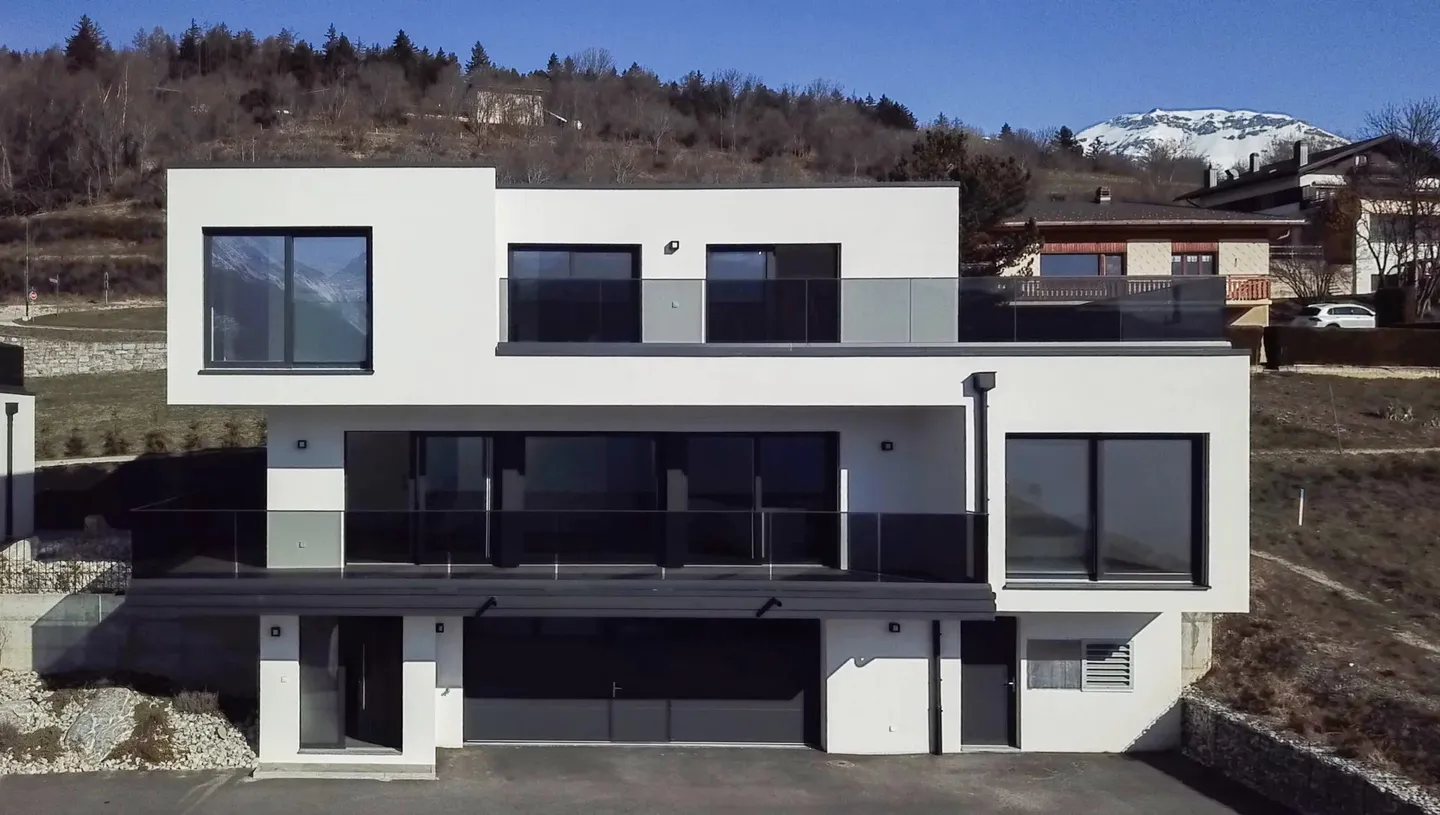 Moderne 5,5-Zimmer-Villa mit Panoramablick in Chermignon-d'en-Haut - Foto 2 von 15