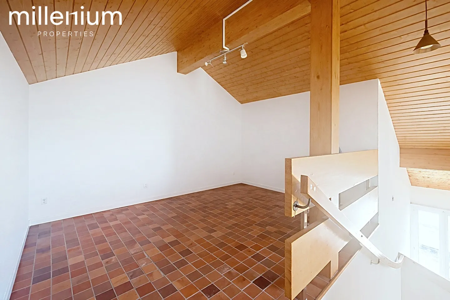 Geräumiges Apartment mit Mezzanine - Foto 4 von 10