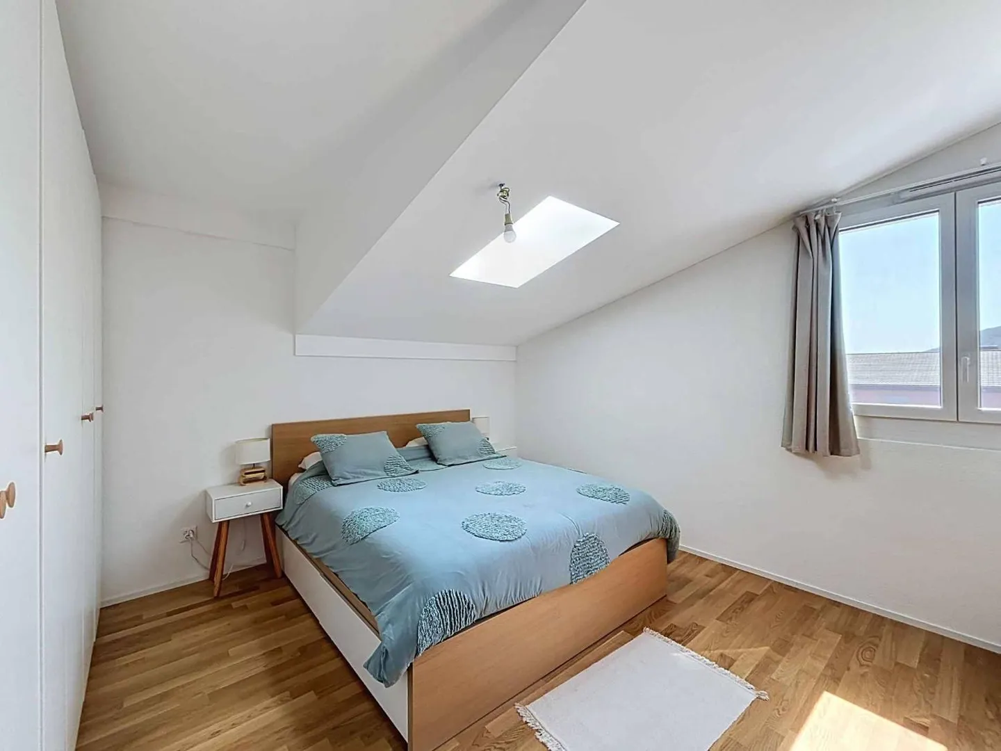 Penthouse-Wohnung mit 4,5 Zimmern zwischen Licht und Gelassenheit - Foto 4 von 10