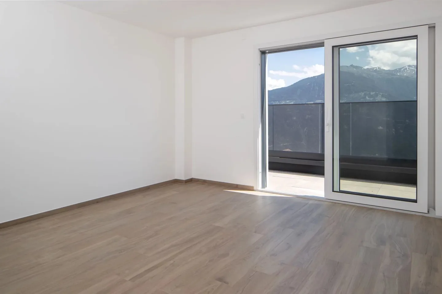 Moderne 5,5-Zimmer-Villa mit Panoramablick in Chermignon-d'en-Haut - Foto 9 von 15