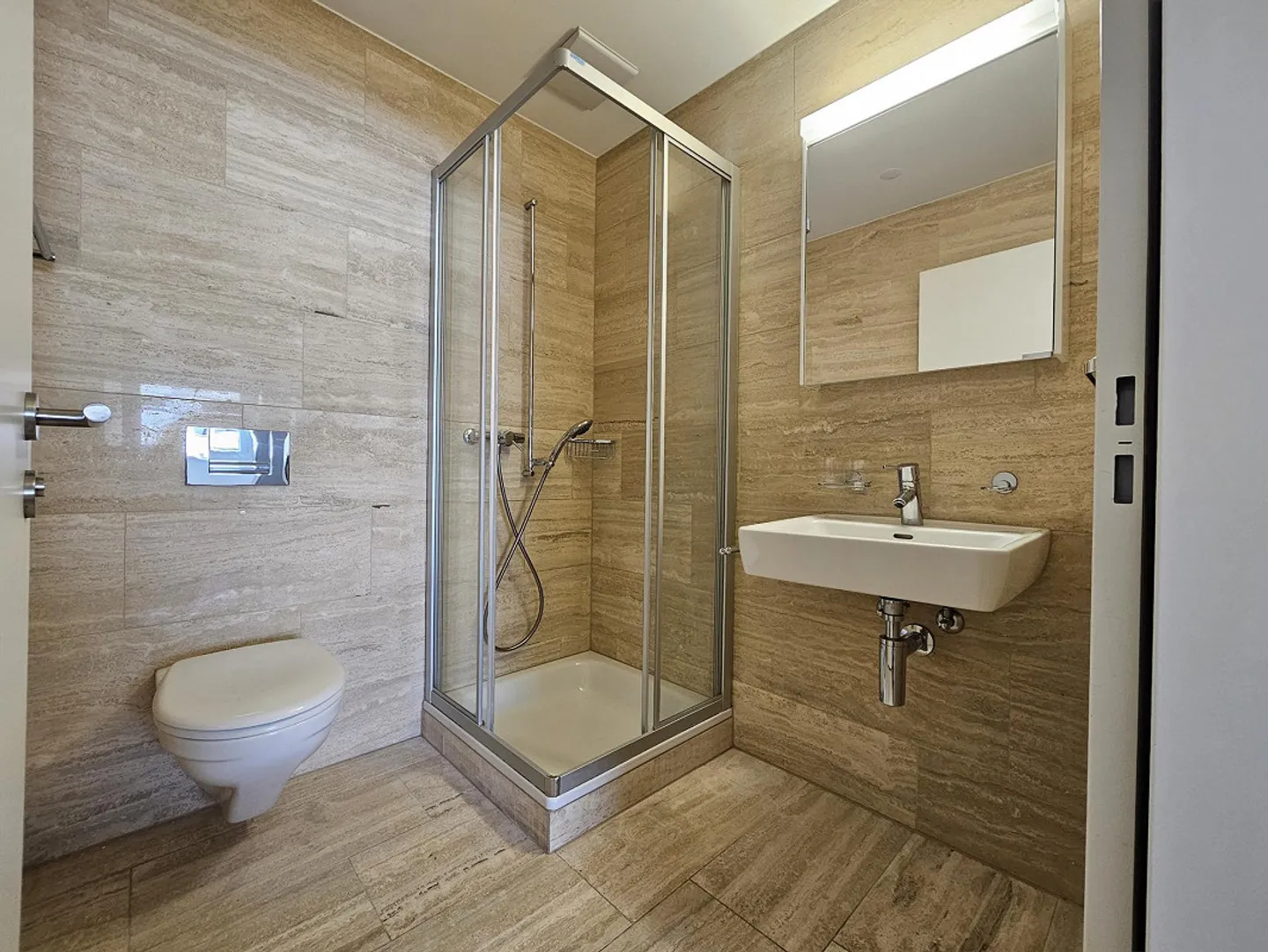 Modern 4.5-room apartment in a family-friendly neighborhood - Photo 7 of 13