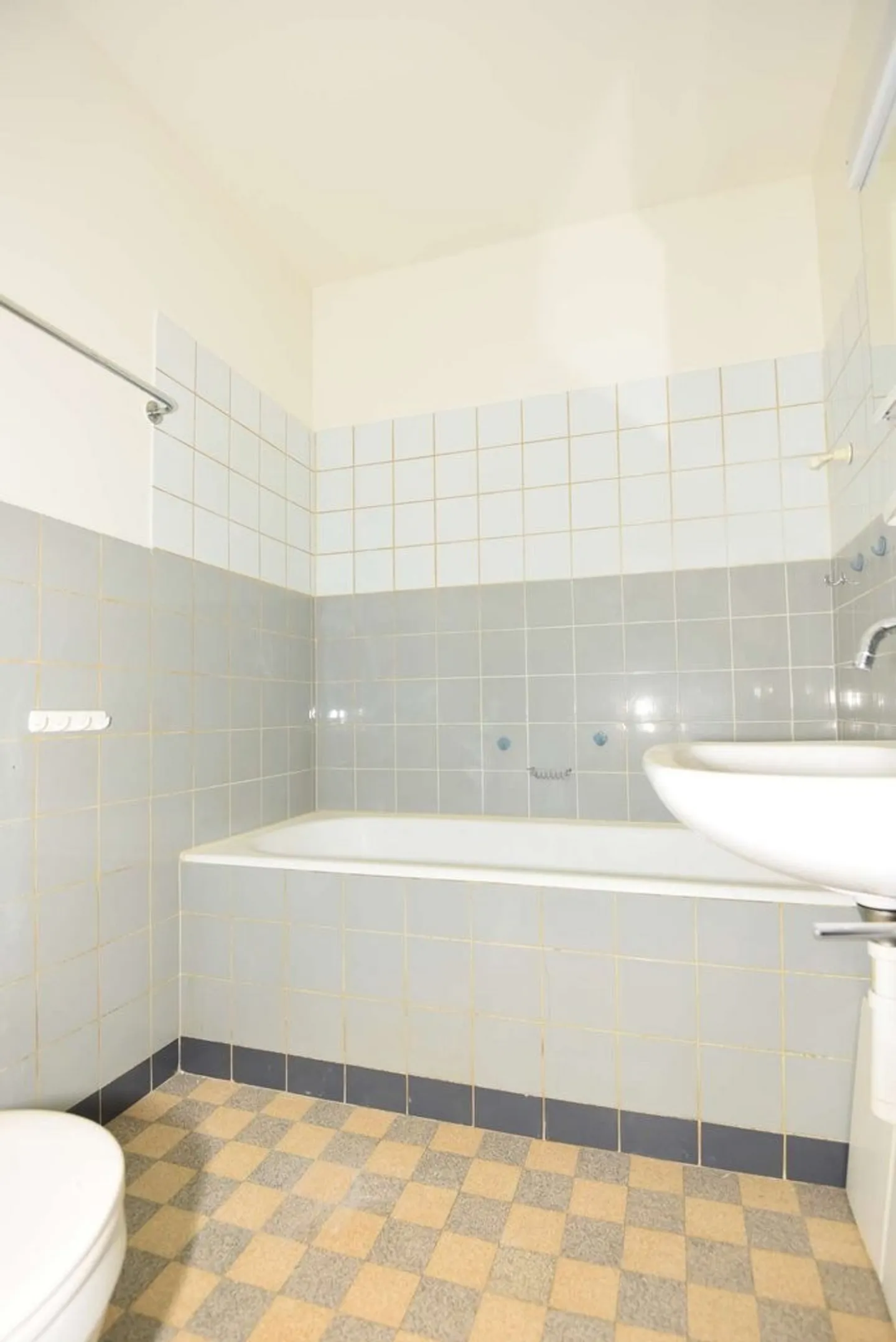 Close to the center - Photo 7 of 7