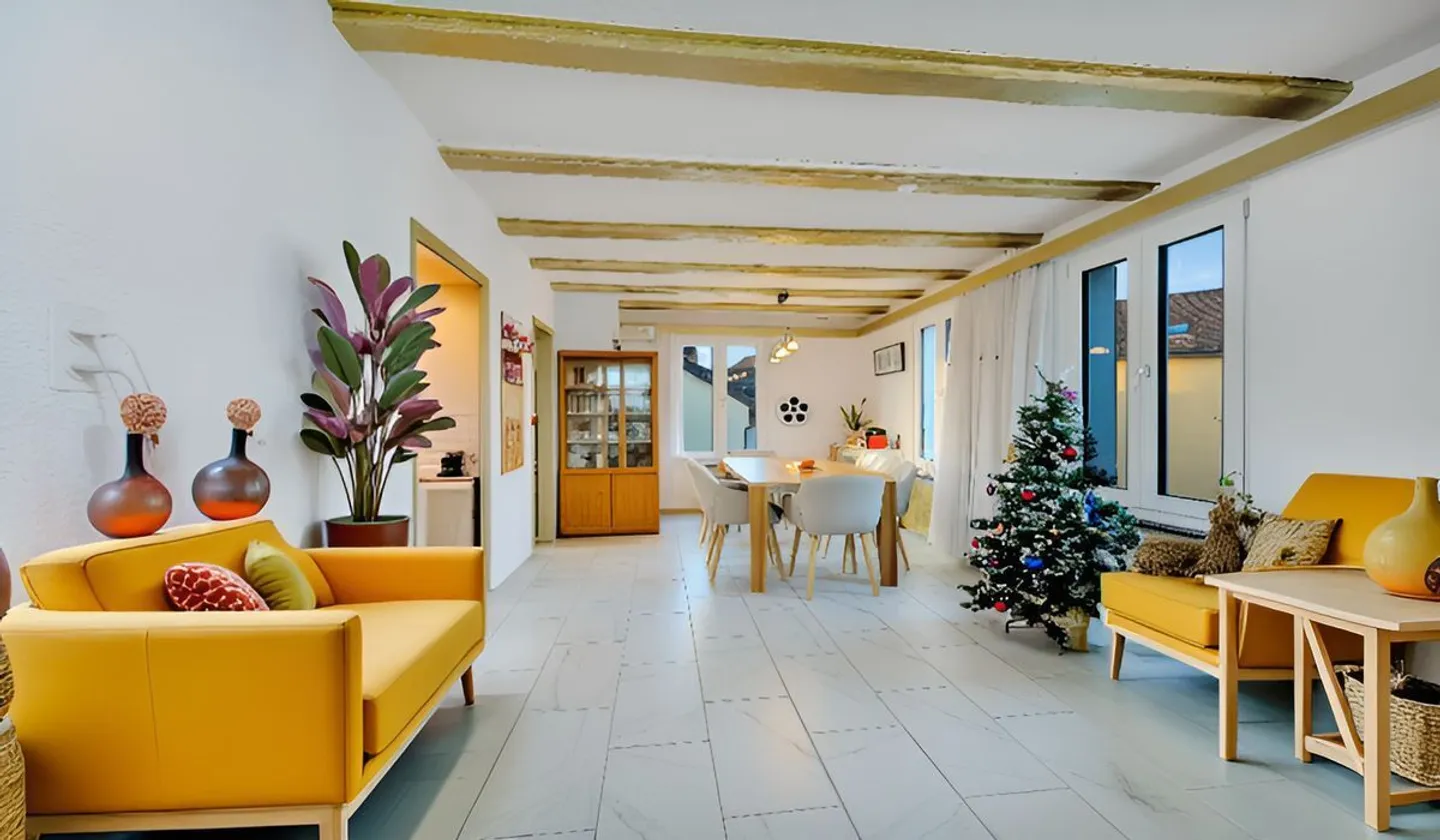 UNA CASA CHE ISPIRA - TANTA SOLE, POSIZIONE TRANQUILLA E CON PISCINA - Foto 3 di 13