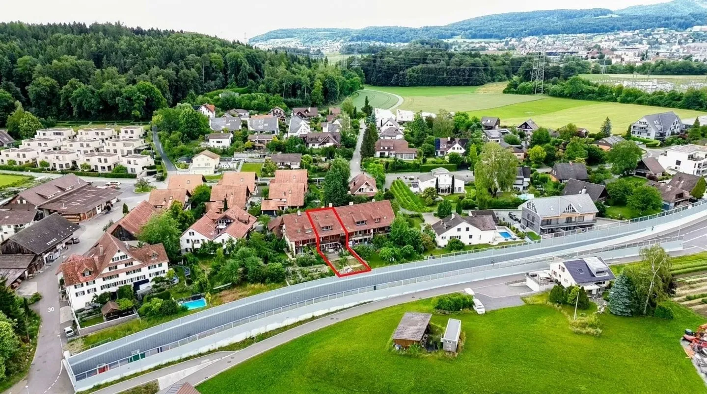 Spacious Family Home in Obfelden - Photo 4 of 13