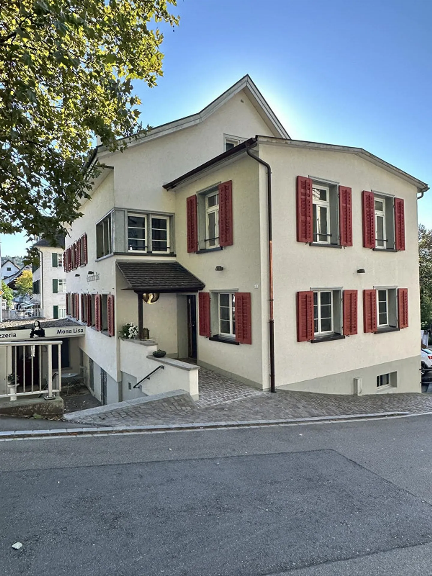 Sanierte Wohnung mit ausgebautem Dachstock direkt am Murgufer - Foto 1 von 8