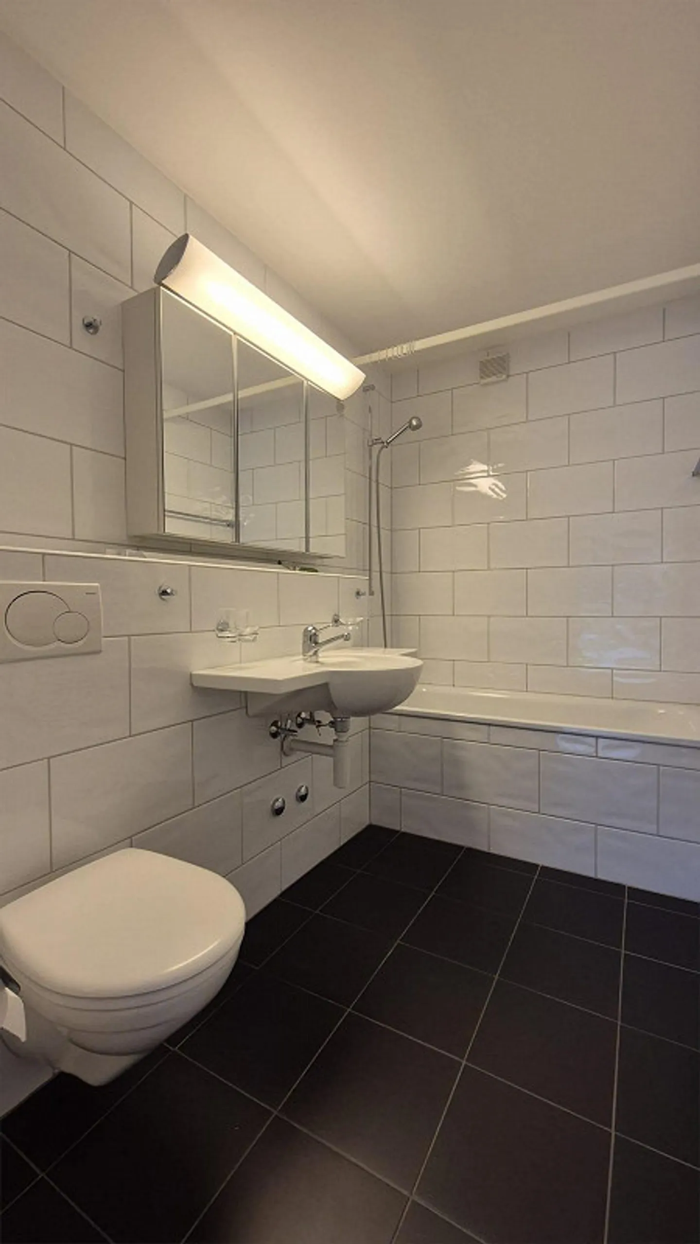 Appartement en attique attrayant de 4,5 pièces avec vue - Photo 8 sur 9