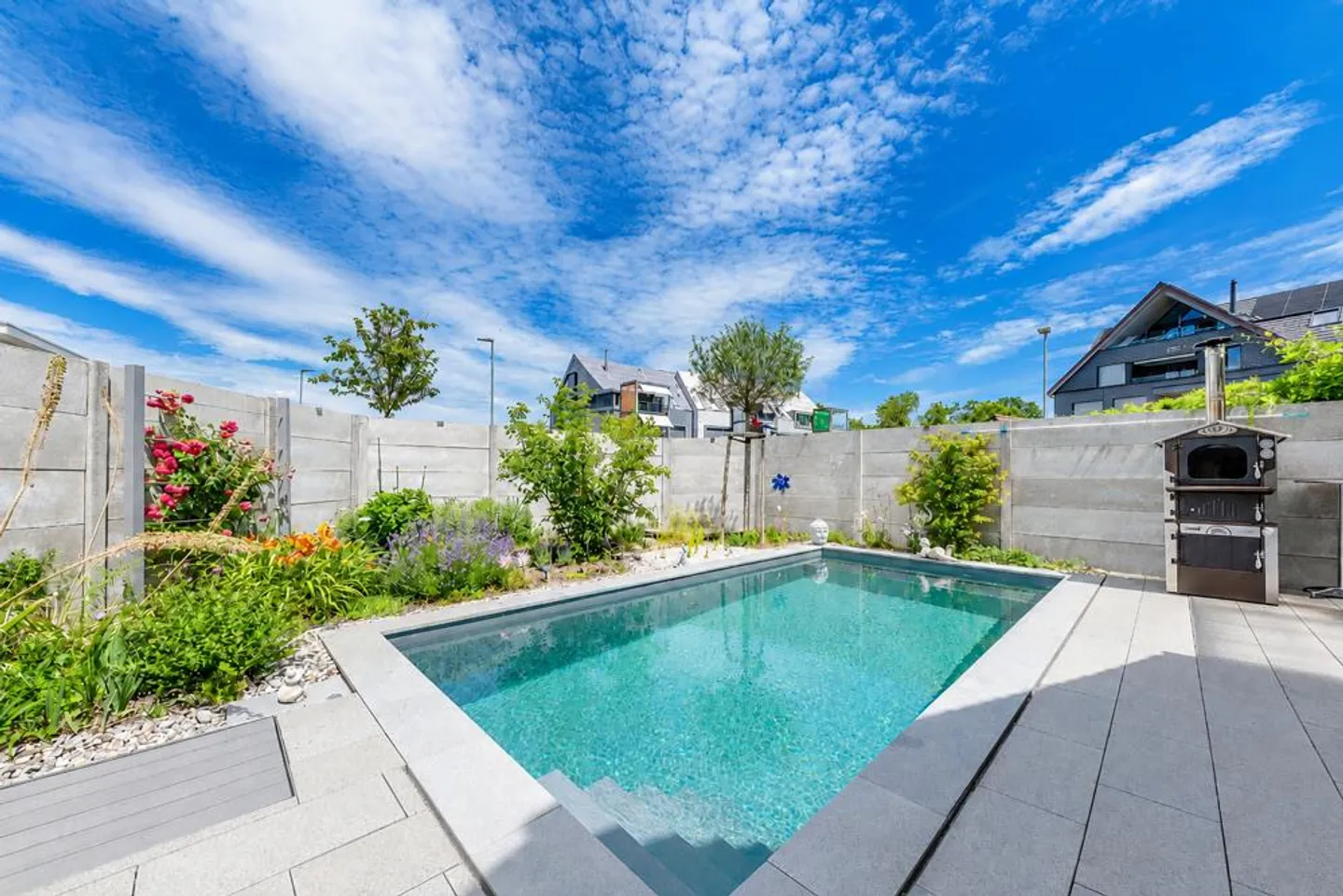 Propriété avec jardin et espace piscine - Photo 2 sur 19