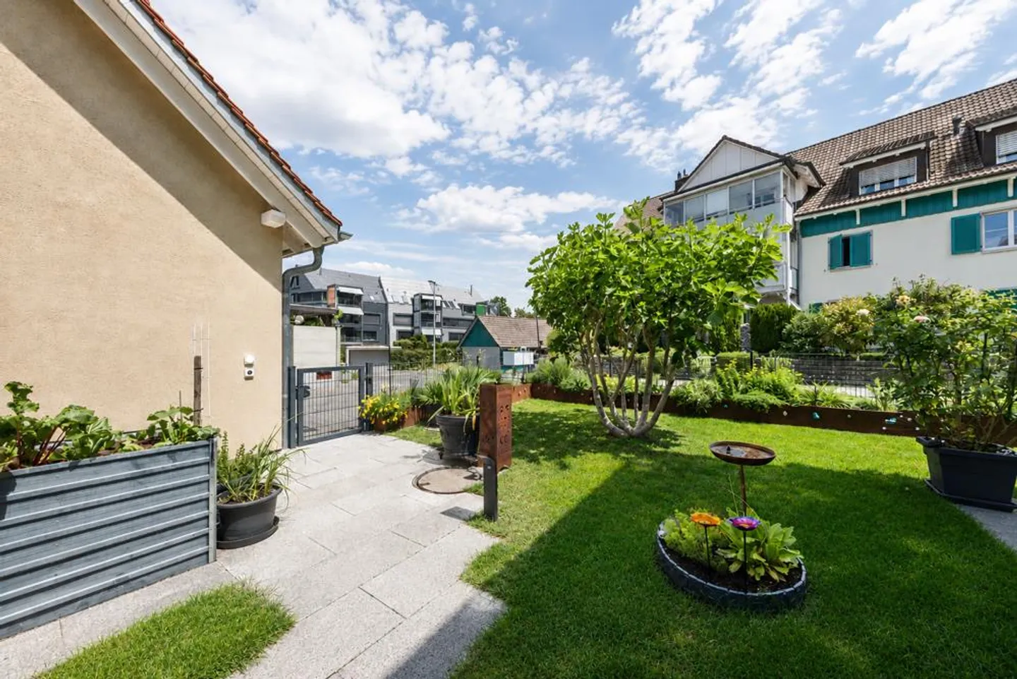 Propriété avec jardin et espace piscine - Photo 3 sur 19