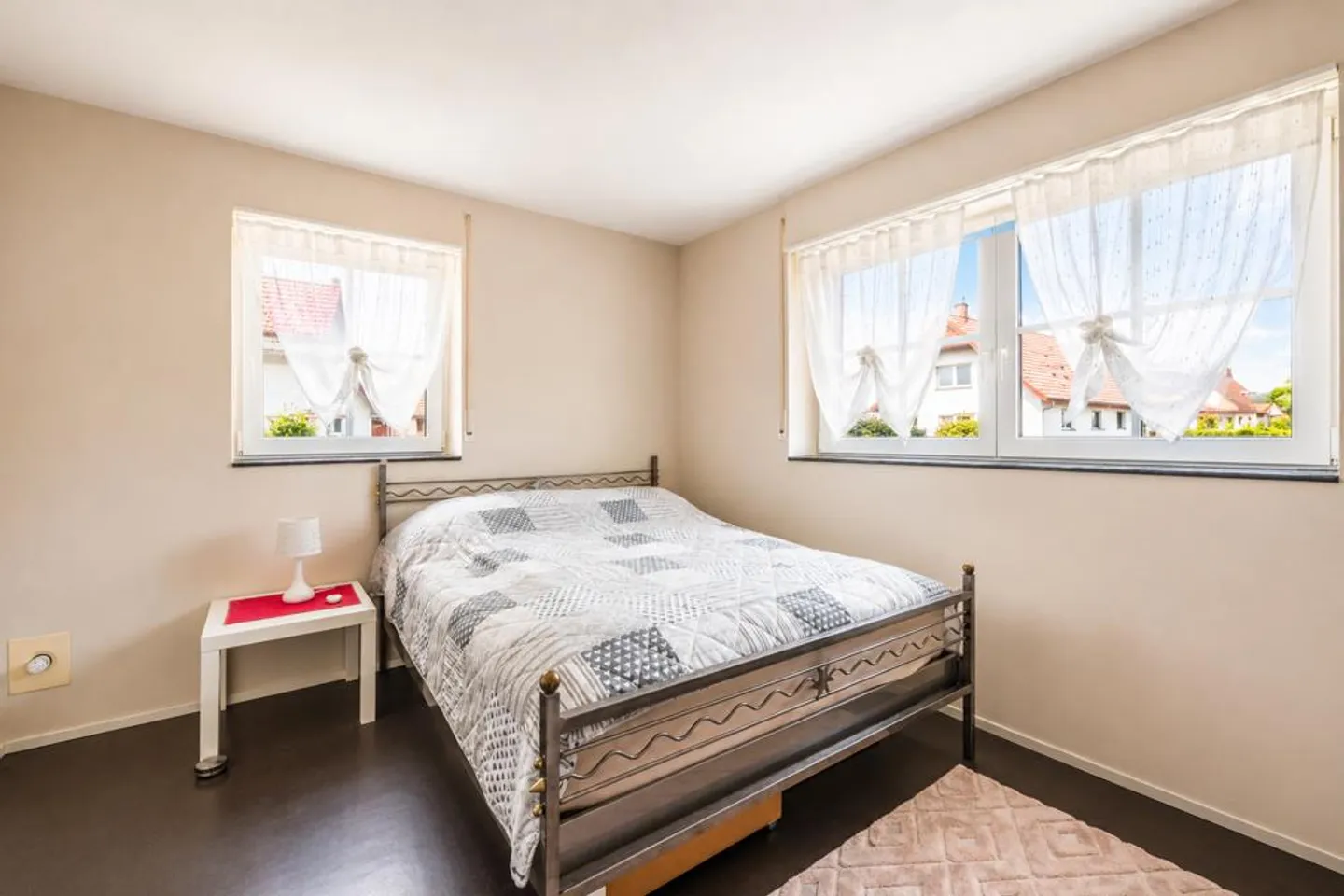 Propriété avec jardin et espace piscine - Photo 12 sur 19