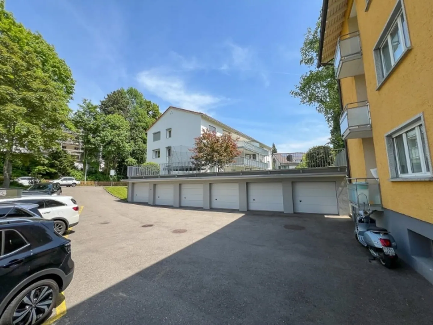 Mehrfamilienhaus auf grosszügigem Grundstück - Foto 5 von 9