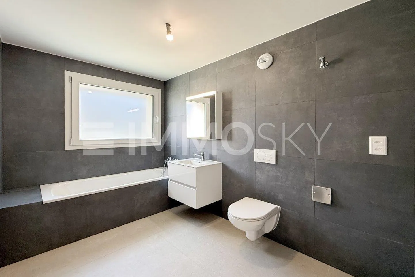 3.5 room new apartment with garden of approximately 372 m2 - Lot B5-1 - Photo 4 of 5