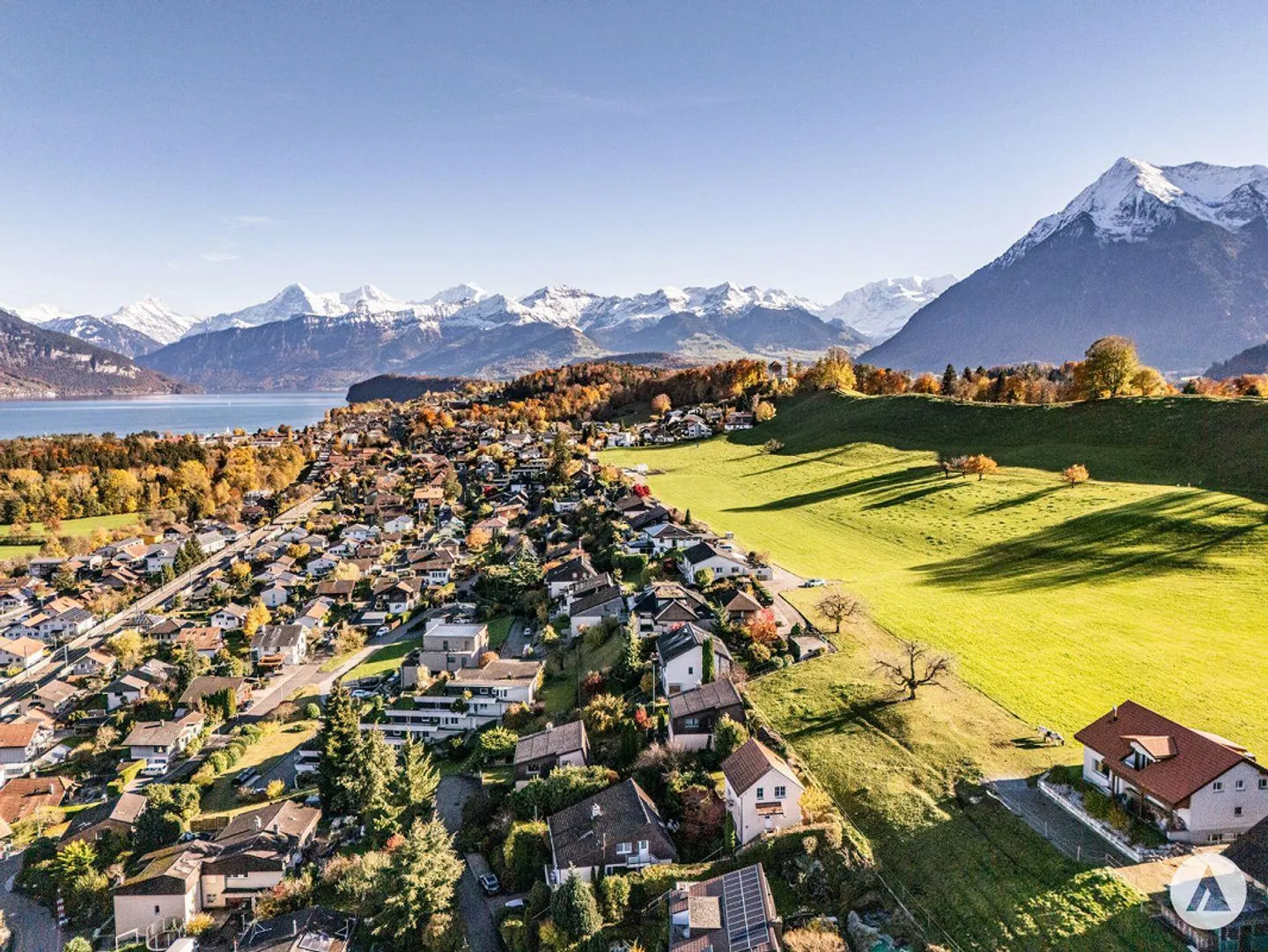 A prime location above Lake Thun - Photo 5 of 13