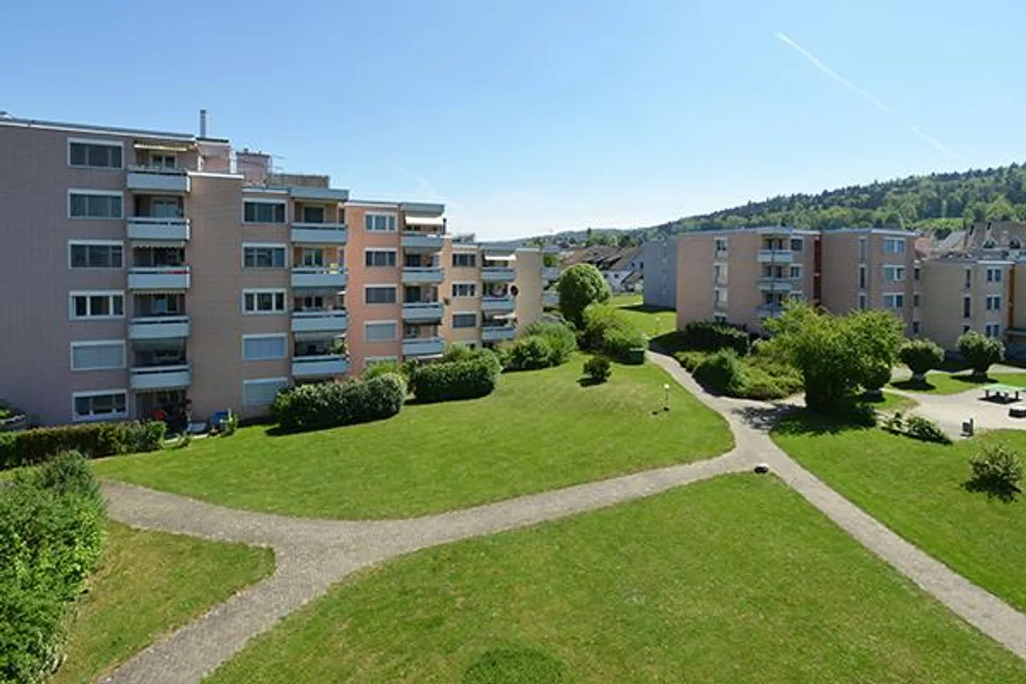 Avez-vous besoin d'une place de parking dans le garage souterrain ? - Photo 1 sur 1