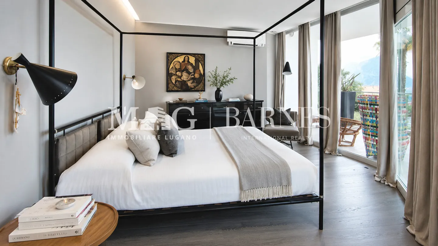 Luxury Villa with Lake View - Photo 10 of 19