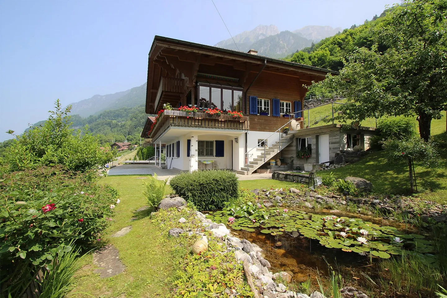 Exclusive Retreat for Your Family - Prime Location in a Unique Natural Arena - Photo 1 of 15