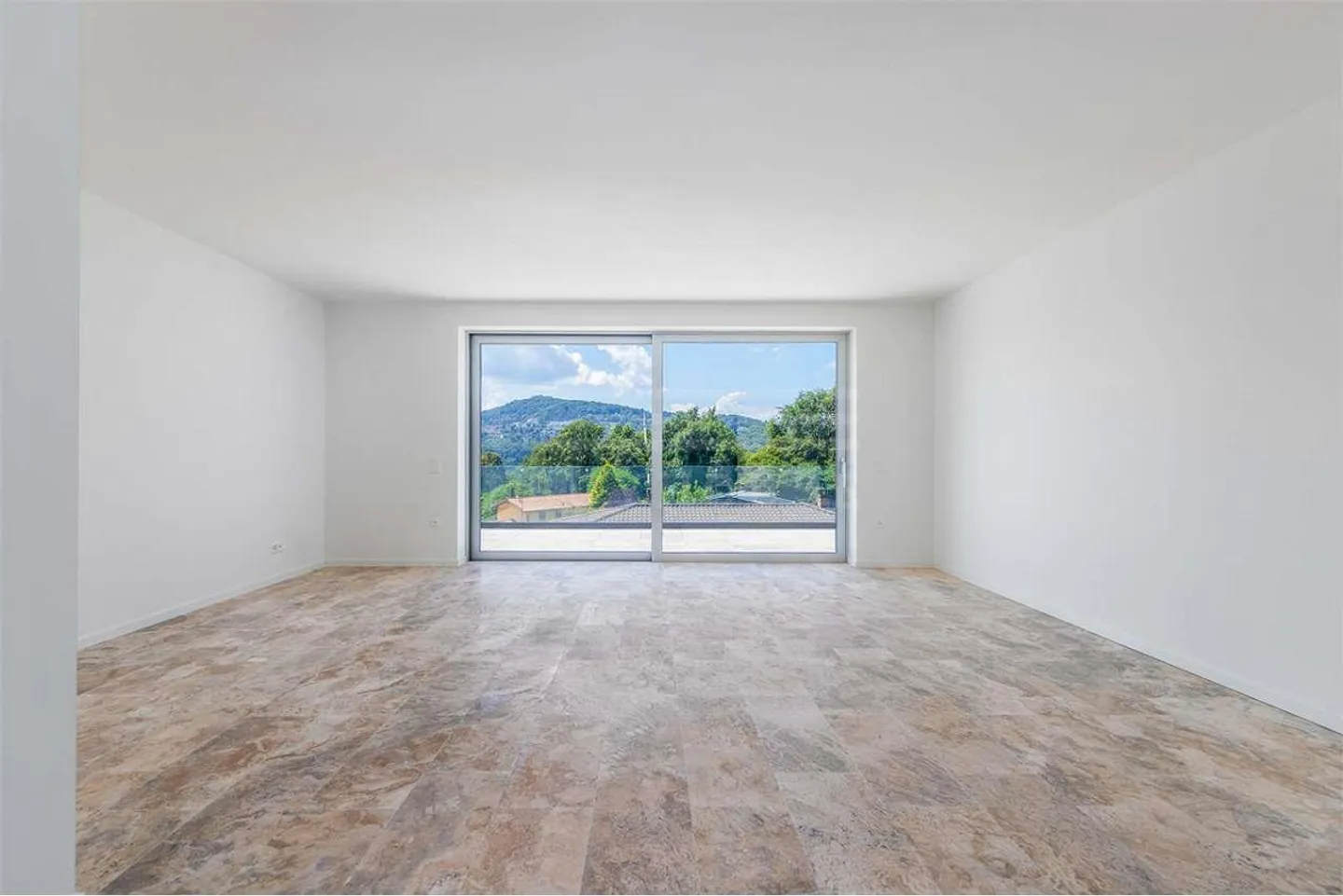 Lugano Carabbia - modern single-family house with pool for rent - Photo 7 of 13