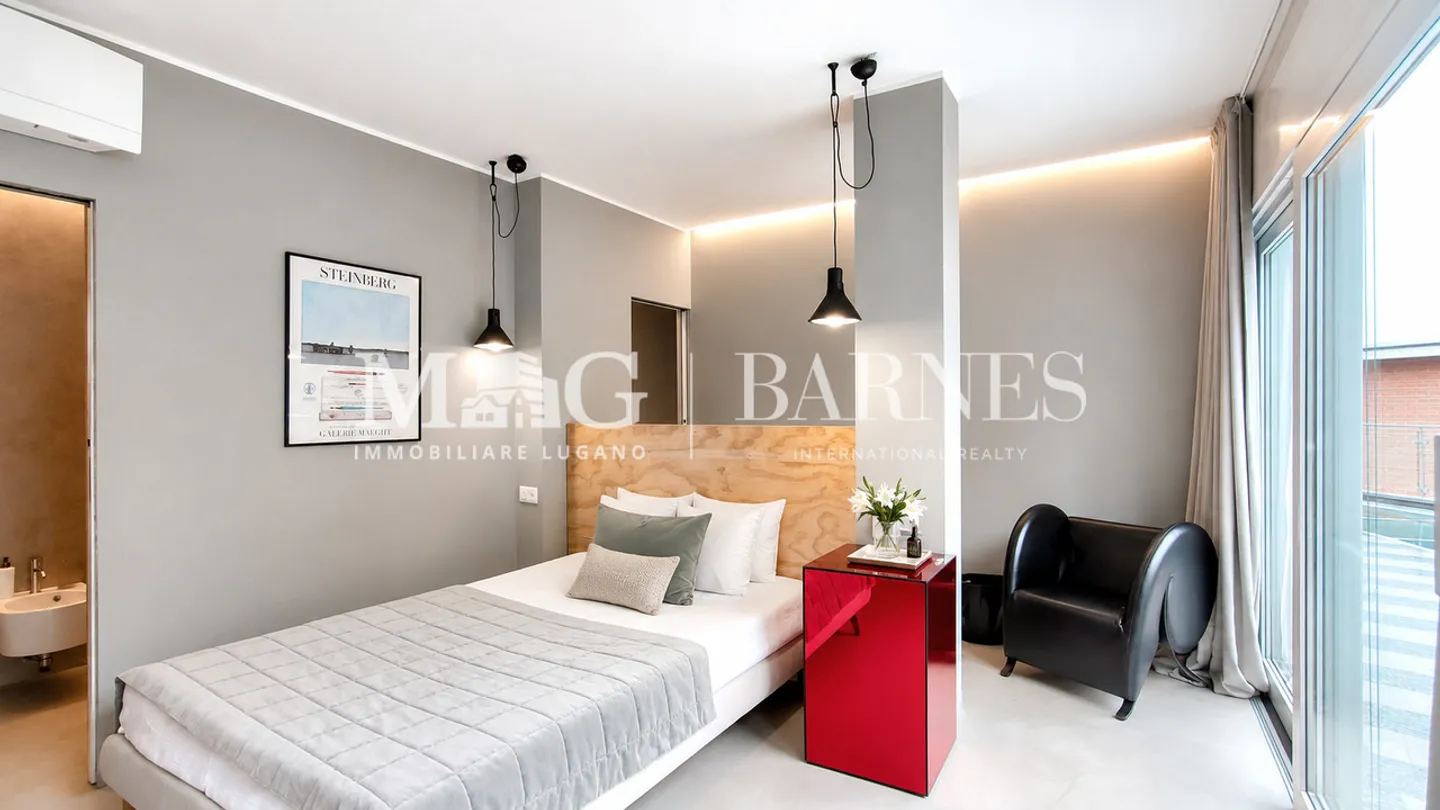 Luxury Villa with Lake View - Photo 13 of 19