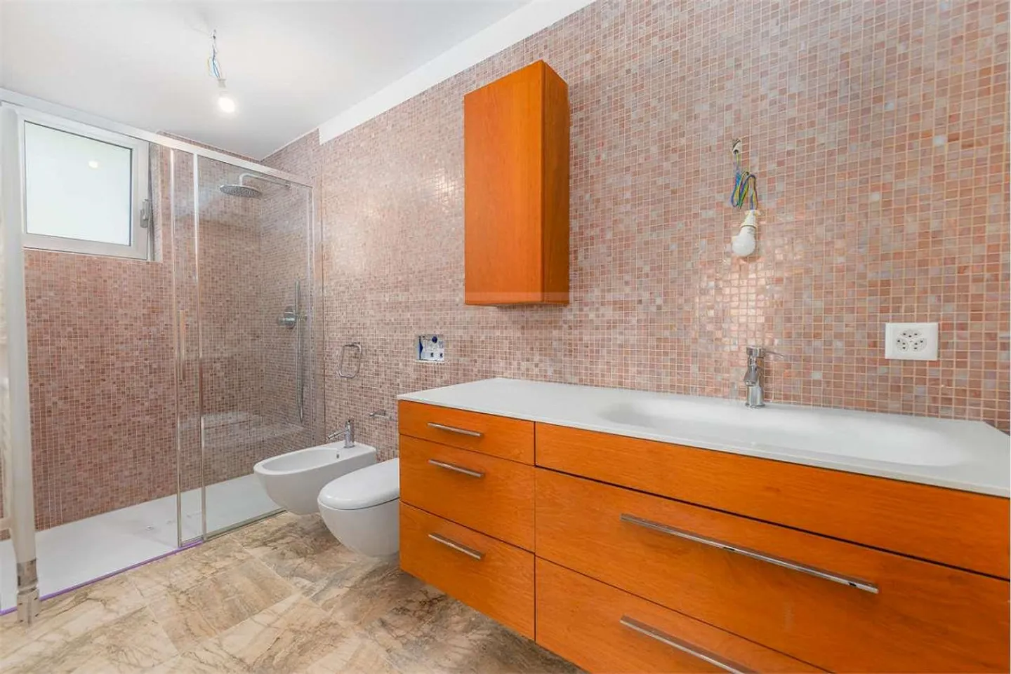 Lugano Carabbia - modern single-family house with pool for rent - Photo 11 of 13