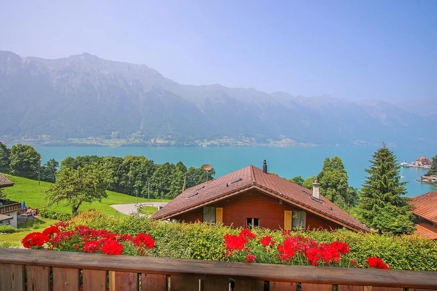 Exclusive Retreat for Your Family - Prime Location in a Unique Natural Arena - Photo 2 of 15