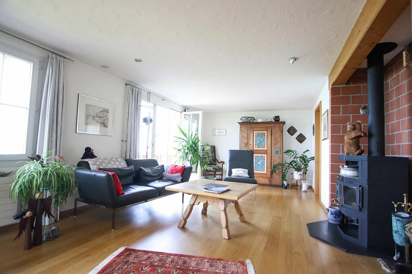 Exclusive Retreat for Your Family - Prime Location in a Unique Natural Arena - Photo 3 of 15