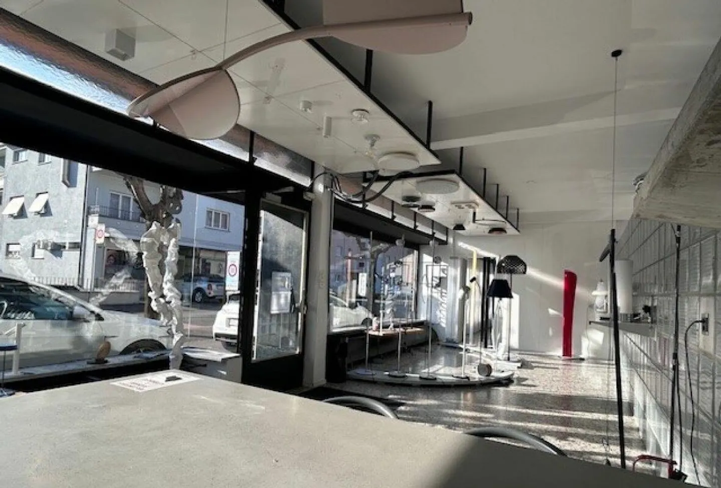 Locale Commerciale con Vetrina - Foto 2 di 11