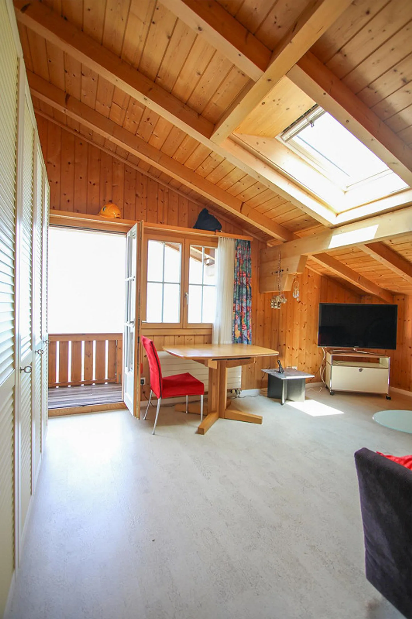 Exclusive Retreat for Your Family - Prime Location in a Unique Natural Arena - Photo 9 of 15