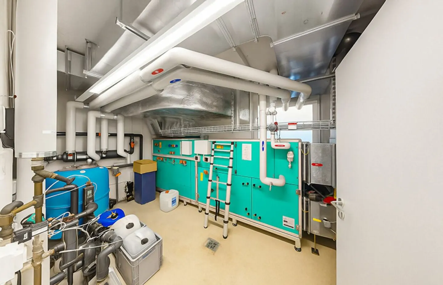 Edificio commerciale a Holziken - Foto 14 di 24