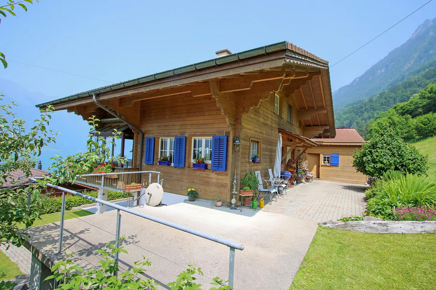Exclusive Retreat for Your Family - Prime Location in a Unique Natural Arena - Photo 12 of 15