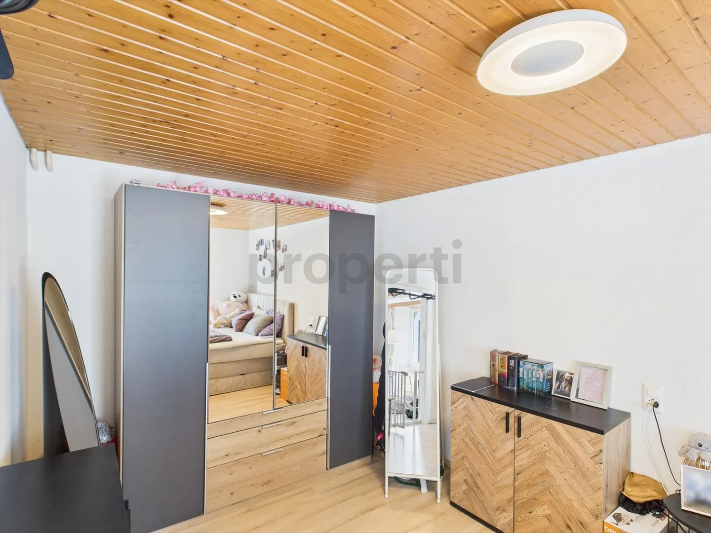 Light-flooded renovated 3.5-room ground floor apartment in idyllic location in Nuglar - Photo 6 of 8